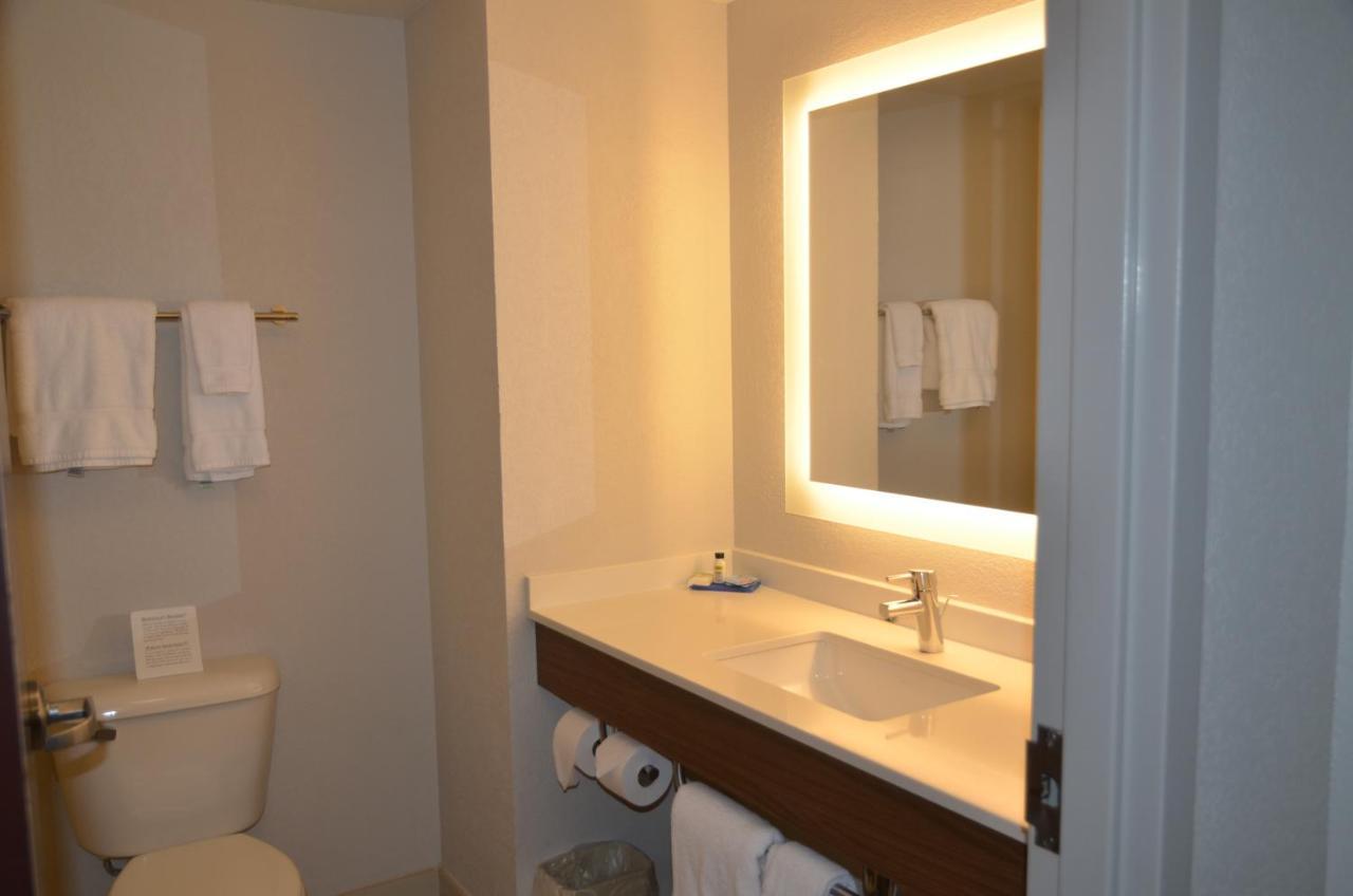 Holiday Inn Express Hotel & Suites Rochester By Ihg Zewnętrze zdjęcie