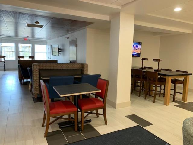 Holiday Inn Express Hotel & Suites Rochester By Ihg Zewnętrze zdjęcie
