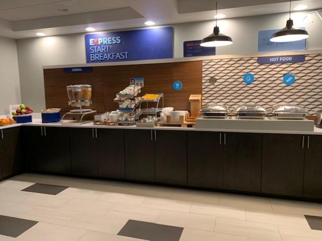 Holiday Inn Express Hotel & Suites Rochester By Ihg Zewnętrze zdjęcie